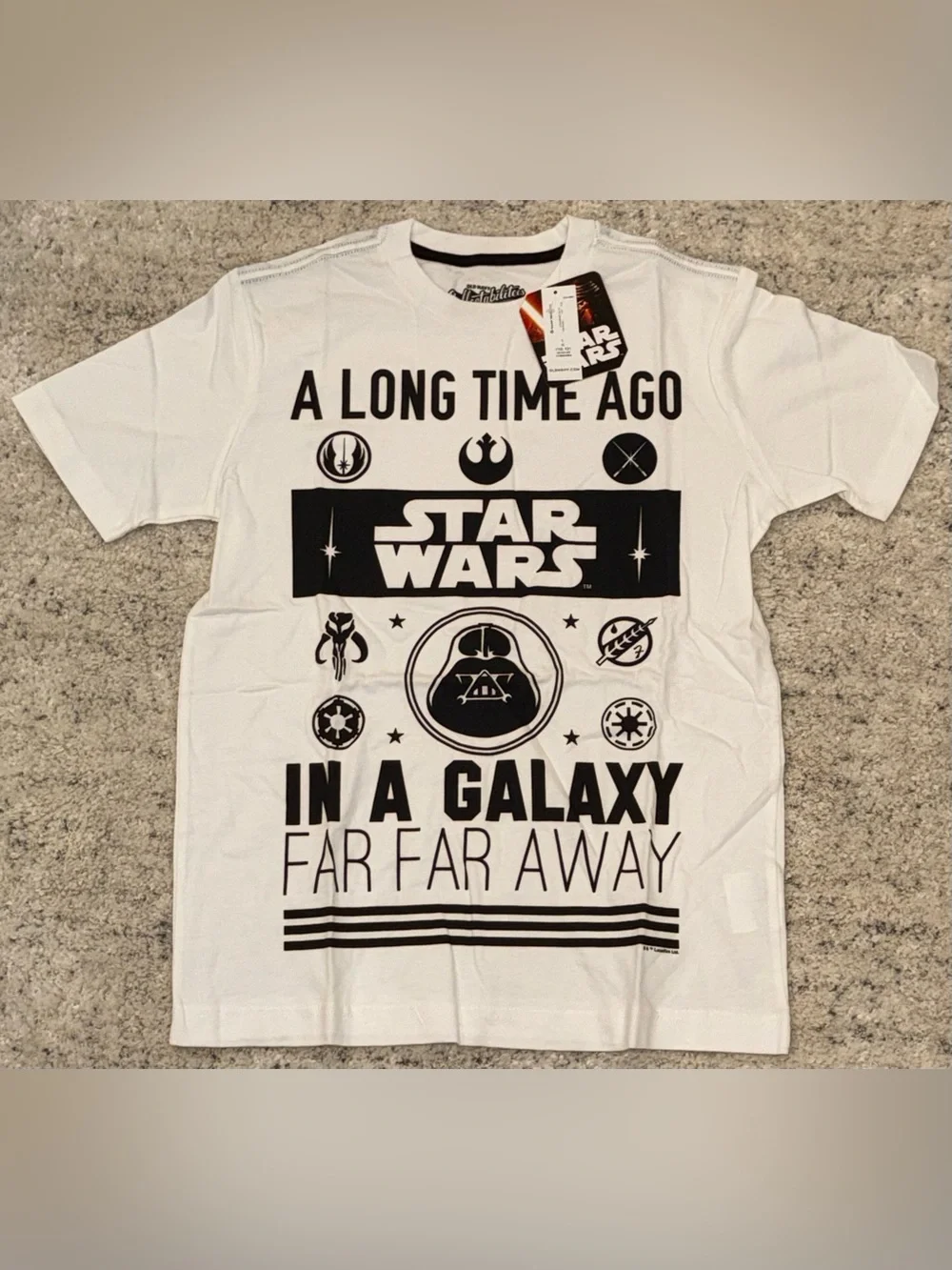 NWT Old Navy Star Wars Boys Graphic T-Shirt Size Large 10-12 White Darth Vader T